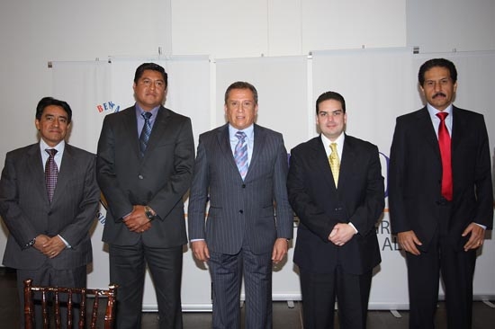 Agüera presenta su Plan Puebla 2030 a la dirigencia del PAN en Puebla