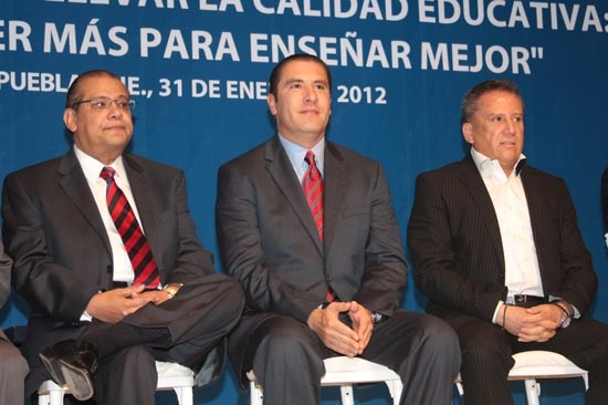 BUAP, gobierno estatal y SNTE presentan avances en capacitación magisterial
