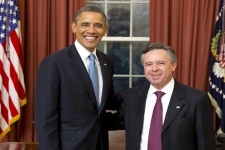 Obama recibe al nuevo embajador de México, Eduardo Medina Mora