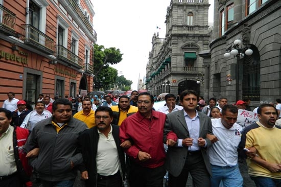 Cuco Rivas organizó marcha con estudiantes y maestros a Casa Aguayo