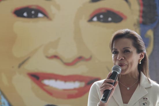 Vázquez Mota condena reparto de despensas a favor de Cordero