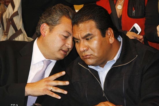 Presidente municipal de Acatzingo se aferra a su cargo