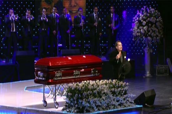 Jenni Rivera, fans y personalidades le dieron el último adiós