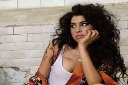 Amy Winehouse, su fortuna en el aire