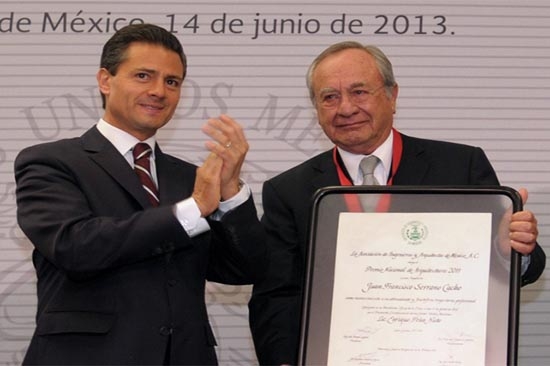 Peña Nieto entrega premio Nacional de Ingeniería y Arquitectura