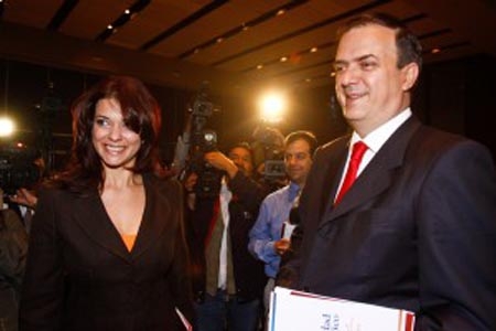 Marcelo Ebrard se casará en octubre