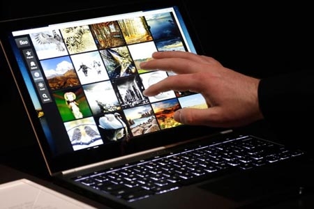 Google lanza laptop con pantalla táctil