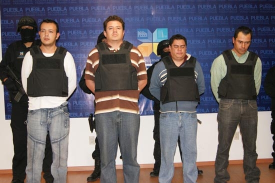 Cayó banda de ladrones de vehículo y narcomenudistas en Puebla