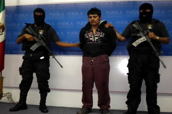 Capturan a hombre que mató a su esposa y al supuesto amante en Palmar de Bravo