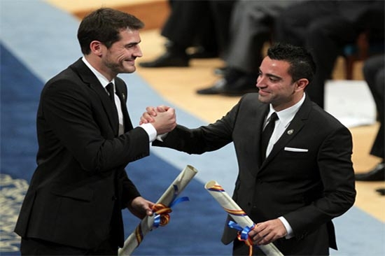 Iker Casillas y Xavi recibieron el premio Príncipe de Asturias