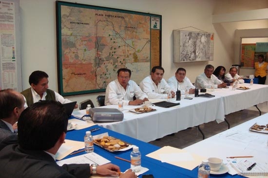 PEMEX entrega atlas de riesgos a gobierno de Puebla