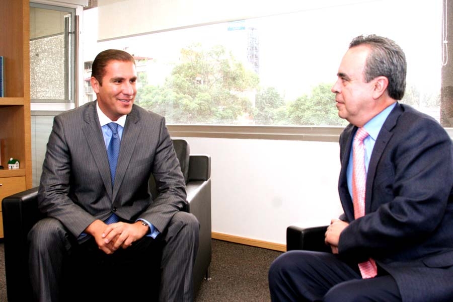 Moreno Valle pacta con Infonavit más créditos para Puebla