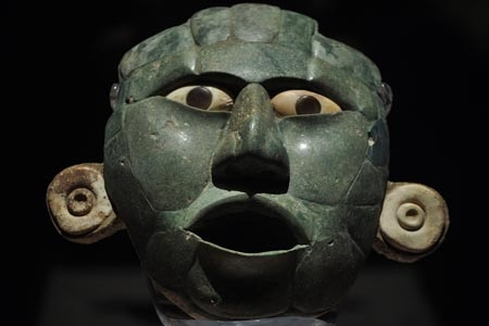 Muestra de máscaras mayas en el Museo Amparo