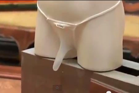 Mujeres ya podrán orinar como los hombres