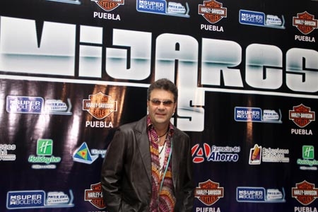 Mijares celebra 25 años de trayectoria musical en Puebla