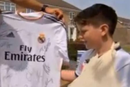Cristiano Ronaldo le rompió el brazo a un niño