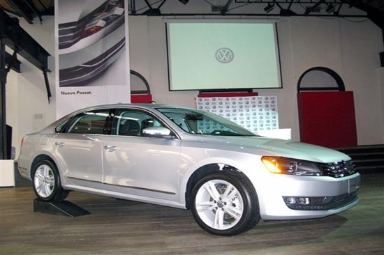 VW presenta el nuevo Passat 2012