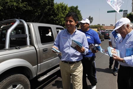 Eduardo Rivera volantea para el PAN, pero sin candidatos de RMV