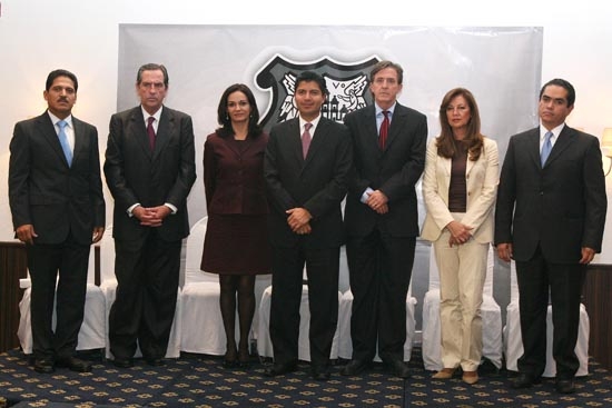 Sin sorpresas, Eduardo Rivera da a conocer a su gabinete