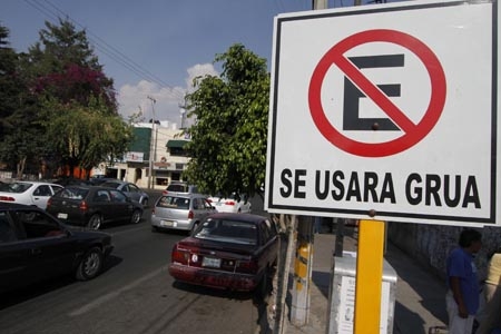 Prohibido el estacionamiento en extrema derecha en la 25 Oriente-Poniente