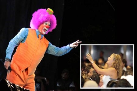 Platanito se burla de cantante ciega