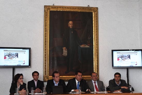 Diputados transparentan sueldo mensual pero no bonos extras