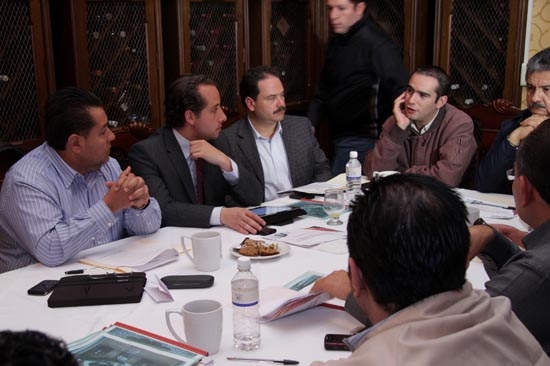 Destituyen a José Juan Espinosa como presidente del Comité de Administración del Congreso