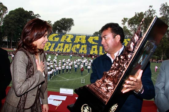Blanca Alcalá recibió reconocimiento en el CENHCH