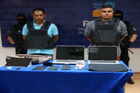 Policías de El Verde saquearon camioneta con computadoras en la Ex Hacienda de Chautla