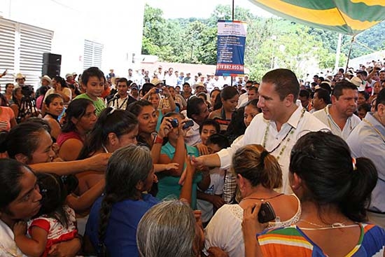Moreno Valle reitera compromiso con los poblanos más necesitados