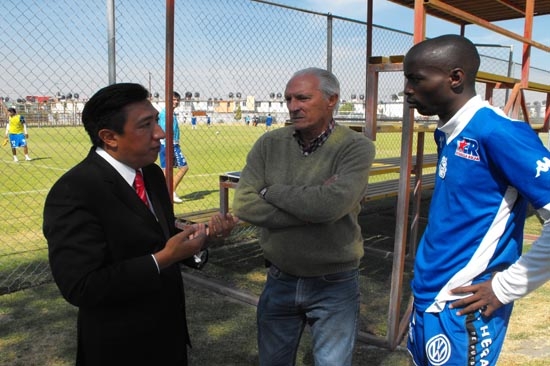 Amadeo Lara visitó a DaMarcus Beasley, y dice que Tránsito Municipal no lo extorsionó