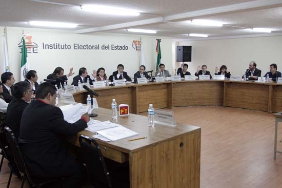 Consejeros electorales se darán aumento salarial