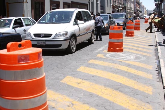 Multarán a quien se estacione en la 2 Oriente-Poniente