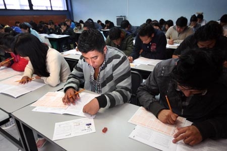 BUAP rechazará a la mitad de aspirantes