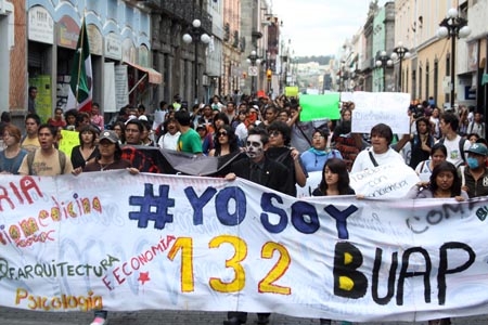 #YoSoy132 marchó por las calles de Puebla para conmemorar el 2 de Octubre de 68