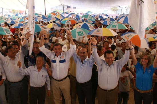 Aguilar Chedraui ofrece regularización de las colonias del sur
