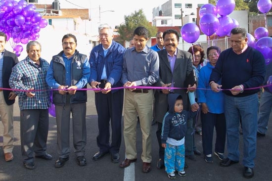 Eduardo Rivera entregó obras de pavimentación en la colonia Reforma Sur