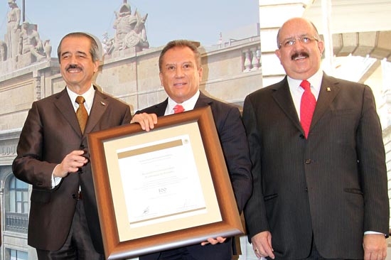 BUAP recibe por cuarto año consecutivo el premio SEP-ANUIES