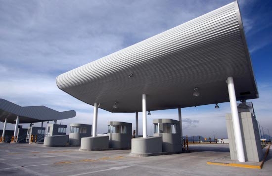 Pese a fracaso de La Célula, gobierno le da 40 hectáreas más