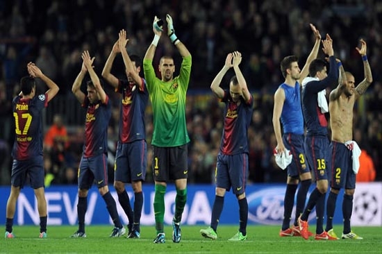 Messi empuja al Barcelona a semis de la Champions