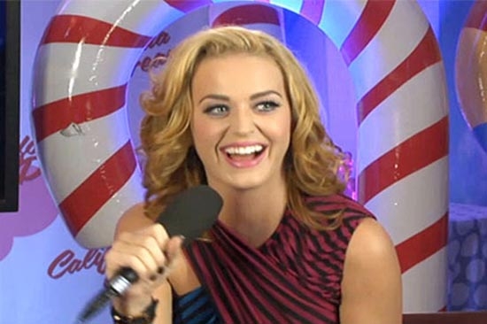 Katy Perry ahora es rubia