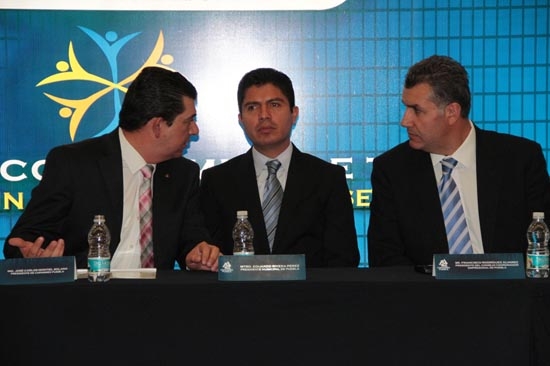 Eduardo Rivera acudió a la Asamblea Semestral de Coparmex