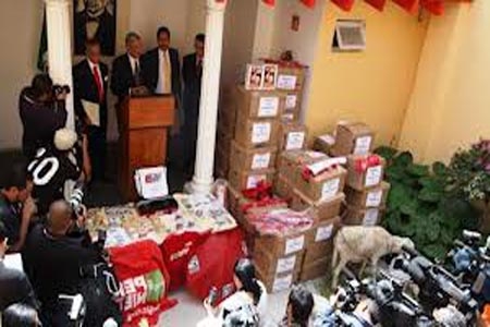 Un borrego, tres gallinas… entre las “pruebas” del fraude presentadas por AMLO