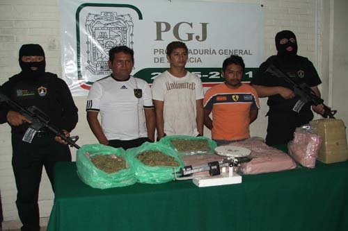 PGJ detiene a tres sujetos con 18 kilos de marihuana en Xochimehuacán