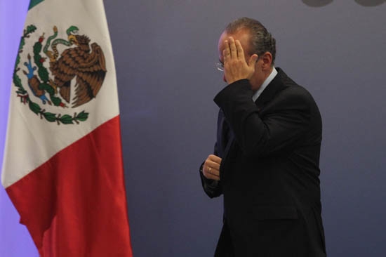 Felipe Calderón urge a concretar reforma laboral
