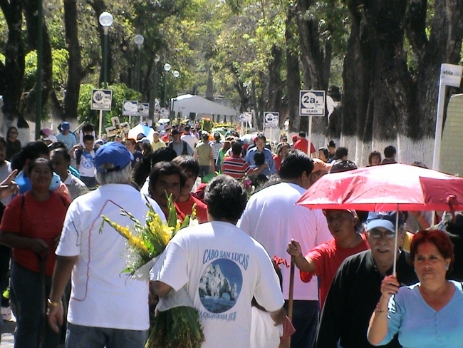 Día de Muertos: 100 mil personas visitan el panteón municipal