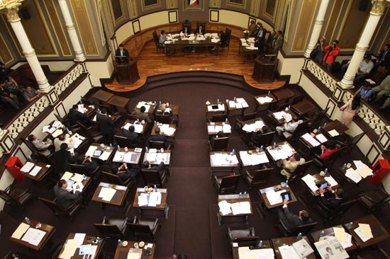 Congreso acepta que cada diputado recibe dinero extra a su dieta mensual