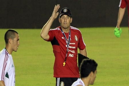 México por una victoria ante Costa Rica rumbo a Brasil 2014