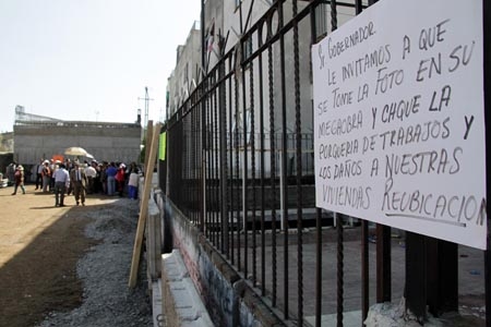 Vecinos de Rivera Anaya denuncian daños en viviendas por obras del metrobús