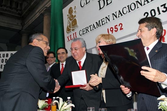 Luis Maldonado premiado por el Club de Periodistas de México